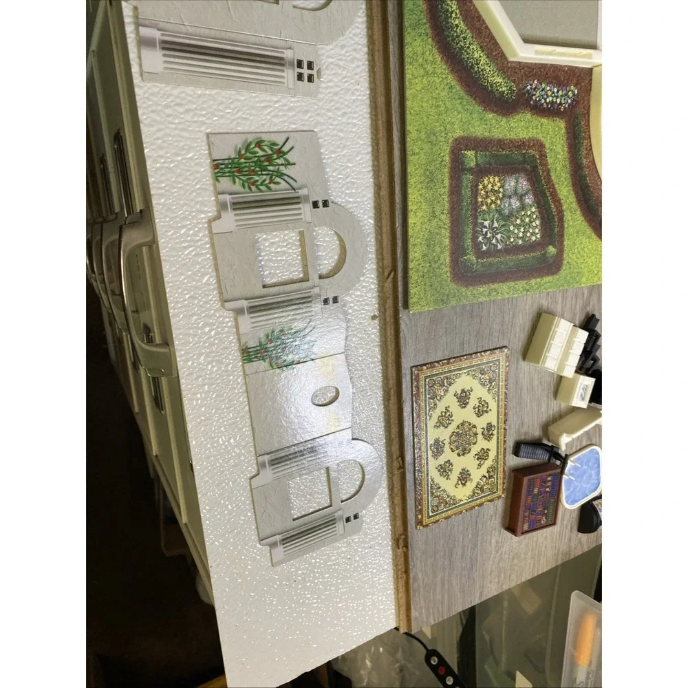 1995 Mystery Mansion Electronic Talking Game Parker Bros (Missing 2 Movers)